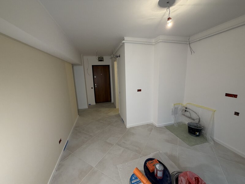 Piata Alba Iulia, Bl. Burebista